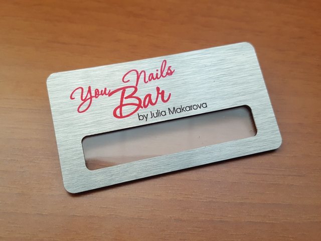 металлический бейдж с окном